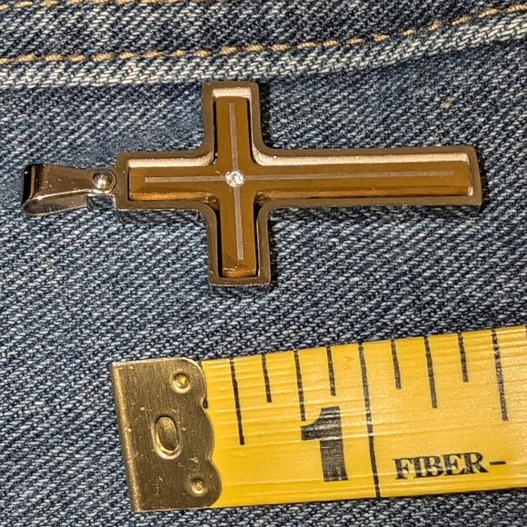 Gold Tone Silver Tone Rhinestone Spinner Cross Pendant - Picture 6 of 11